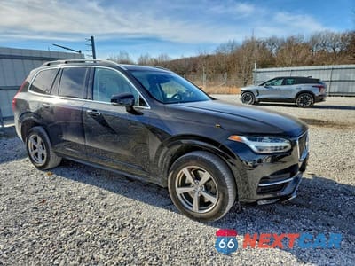 Czwarte zdjęcie samochodu z boku: 2017 VOLVO XC90 VIN:YV4102KK8H1119710 - miniatura