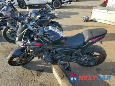 Trzecie zdjęcie samochodu z tyłu: 2023 KAWASAKI ER650 P VIN:ML5EREP16PDA82257 - miniatura
