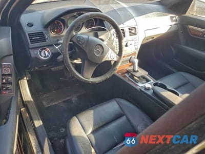 Zdjęcie 8 z 12 samochodu: 2011 MERCEDES-BENZ C 300 4MATIC VIN:WDDGF8BB4BR143922 - miniatura