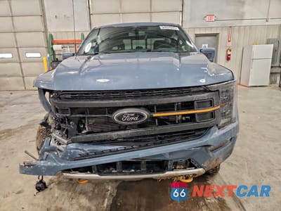 Piąte zdjęcie samochodu w środku: 2023 FORD F150 SUPERCREW VIN:1FTEW1E87PFB43625 - miniatura