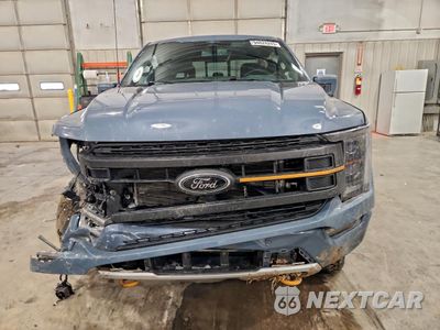 Piąte zdjęcie samochodu w środku: 2023 FORD F150 SUPERCREW VIN:1FTEW1E87PFB43625 - miniatura