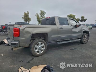 Trzecie zdjęcie samochodu z tyłu: 2017 CHEVROLET SILVERADO K2500 HEAVY DUTY LTZ VIN:1GC1KWEY7HF126512 - miniatura