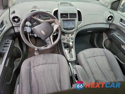 Zdjęcie 8 z 12 samochodu: 2016 CHEVROLET SONIC LT VIN:1G1JC6SH2G4133954 - miniatura