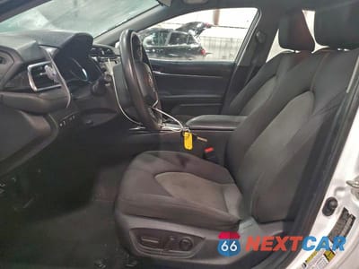 Zdjęcie 7 z 12 samochodu: 2018 TOYOTA CAMRY L VIN:4T1B11HK4JU103364 - miniatura