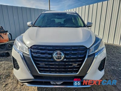 Piąte zdjęcie samochodu w środku: 2021 NISSAN KICKS SV VIN:3N1CP5CV5ML523300 - miniatura