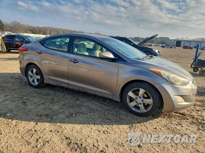 Czwarte zdjęcie samochodu z boku: 2012 HYUNDAI ELANTRA GLS VIN:5NPDH4AE3CH082342 - miniatura