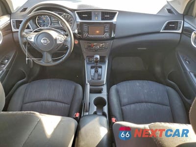 Zdjęcie 8 z 11 samochodu: 2018 NISSAN SENTRA S VIN:3N1AB7AP5JY250184 - miniatura