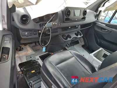 Zdjęcie 8 z 12 samochodu: 2023 MERCEDES-BENZ SPRINTER 3500 VIN:W1Y5KDHY7PT138611 - miniatura