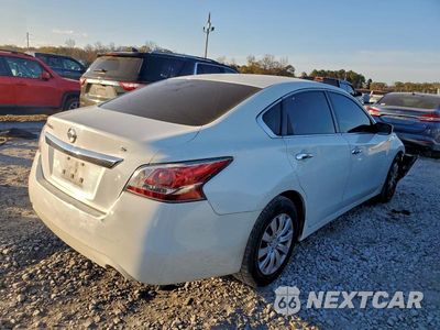 Trzecie zdjęcie samochodu z tyłu: 2015 NISSAN ALTIMA 2.5 VIN:1N4AL3AP7FN385762 - miniatura