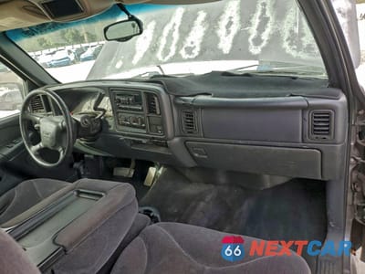 Zdjęcie 7 z 14 samochodu: 2002 GMC NEW SIERRA C1500 VIN:2GTEC19V321275337 - miniatura