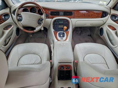 Zdjęcie 8 z 11 samochodu: 2002 JAGUAR VANDENPLAS VIN:SAJDA24C42LF46742 - miniatura