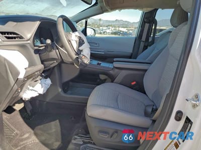 Zdjęcie 7 z 12 samochodu: 2025 TOYOTA SIENNA LE 8-PASSENGER VIN:5TDBRKEC9SS248471 - miniatura
