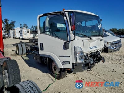 Czwarte zdjęcie samochodu z boku: 2023 ISUZU NRR VIN:JALE5W163P7302332 - miniatura