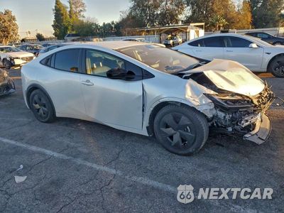 Czwarte zdjęcie samochodu z boku: 2023 TOYOTA PRIUS LE VIN:JTDACAAU3P3014440 - miniatura