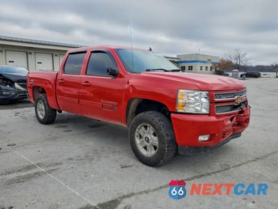 Czwarte zdjęcie samochodu z boku: 2012 CHEVROLET SILVERADO K1500 LT VIN:3GCPKSE72CG276979 - miniatura