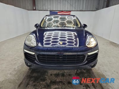 Piąte zdjęcie samochodu w środku: 2016 PORSCHE CAYENNE VIN:WP1AA2A24GLA00782 - miniatura
