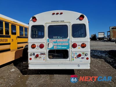 Zdjęcie 6 z 13 samochodu: 2003 GMC SAVANA BUS VIN:1GDJG31U931198591 - miniatura