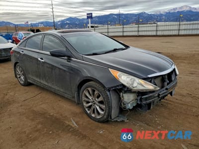 Czwarte zdjęcie samochodu z boku: 2012 HYUNDAI SONATA SE VIN:5NPEC4AB1CH332461 - miniatura