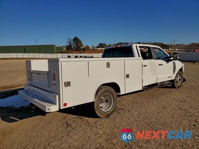 Trzecie zdjęcie samochodu z tyłu: 2023 FORD F350 SUPER DUTY UTILITY / SERVICE TRUCK VIN:1FD8W3GT9PED22843 - miniatura