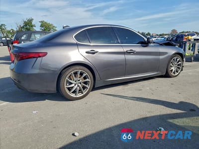 Trzecie zdjęcie samochodu z tyłu: 2019 ALFA ROMEO GIULIA VIN:ZARFAMANXK7599319 - miniatura