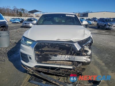 Piąte zdjęcie samochodu w środku: 2017 AUDI Q3 PREMIUM VIN:WA1ECCFS5HR009656 - miniatura