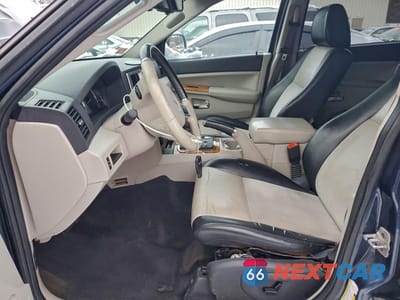 Zdjęcie 7 z 13 samochodu: 2009 JEEP GRAND CHEROKEE LIMITED VIN:1J8HR58P69C505116 - miniatura