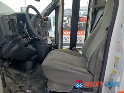 Zdjęcie 7 z 12 samochodu: 2014 CHEVROLET EXPRESS G3500 SHUTTLE BUS VIN:1GB3G2BG3E1135252 - miniatura