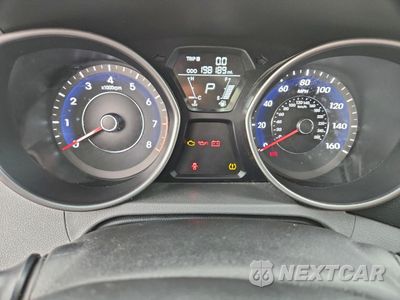 Zdjęcie 9 z 14 samochodu: 2012 HYUNDAI ELANTRA GLS VIN:5NPDH4AE4CH146050 - miniatura