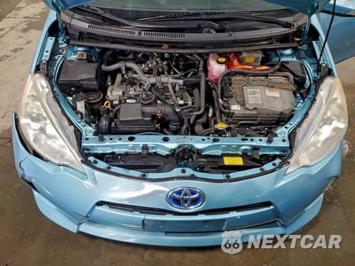 Zdjęcie 12 z 12 samochodu: 2013 TOYOTA PRIUS C TWO VIN:JTDKDTB36D1031548 - miniatura