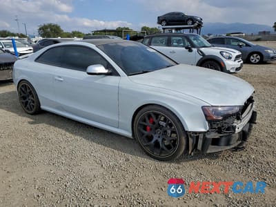 Czwarte zdjęcie samochodu z boku: 2015 AUDI RS5 VIN:WUAC6AFRXFA900322 - miniatura