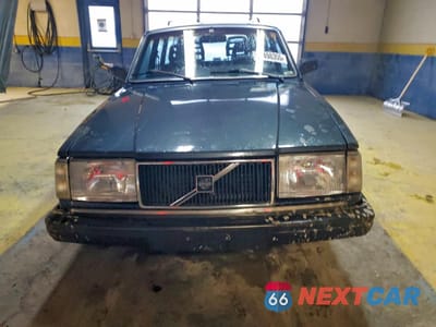 Piąte zdjęcie samochodu w środku: 1989 VOLVO 245 DL VIN:YV1AX8850K1838843 - miniatura