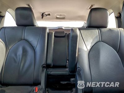 Zdjęcie 10 z 15 samochodu: 2023 TOYOTA HIGHLANDER HYBRID LIMITED VIN:5TDYARAH6PS523491 - miniatura