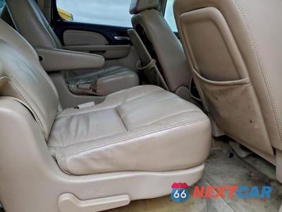 Zdjęcie 11 z 13 samochodu: 2007 GMC YUKON XL DENALI VIN:1GKFK66847J348512 - miniatura