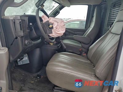 Zdjęcie 7 z 13 samochodu: 2021 CHEVROLET EXPRESS DELIVERY VAN VIN:1GCWGAFPXM1228247 - miniatura