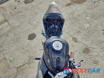 Piąte zdjęcie samochodu w środku: 2015 YAMAHA YZFR3 VIN:MH3RH06Y3FK005768 - miniatura