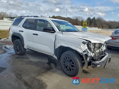 Czwarte zdjęcie samochodu z boku: 2025 TOYOTA 4RUNNER SR5 VIN:JTEVA5AR0S5003625 - miniatura