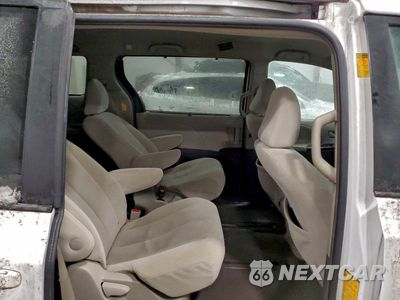 Zdjęcie 11 z 12 samochodu: 2014 TOYOTA SIENNA LE VIN:5TDJK3DC1ES088680 - miniatura