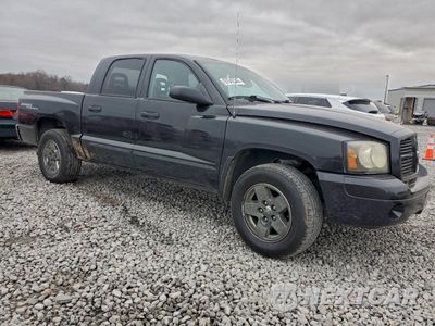 Czwarte zdjęcie samochodu z boku: 2006 DODGE DAKOTA QUAD SLT VIN:1D7HE48KX6S664116 - miniatura
