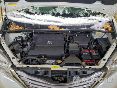 Zdjęcie 12 z 13 samochodu: 2016 TOYOTA SIENNA XLE VIN:5TDYK3DC1GS748248 - miniatura