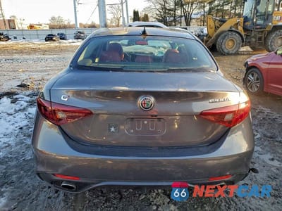 Zdjęcie 6 z 12 samochodu: 2018 ALFA ROMEO GIULIA TI Q4 VIN:ZARFAEEN0J7583158 - miniatura