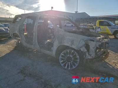 Czwarte zdjęcie samochodu z boku: 2023 CADILLAC ESCALADE PREMIUM LUXURY VIN:1GYS4BKL7PR332193 - miniatura