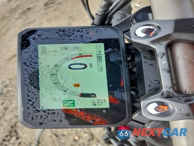 Zdjęcie 7 z 10 samochodu: 2024 HONDA CB650 R VIN:MLHRH1658R5000835 - miniatura