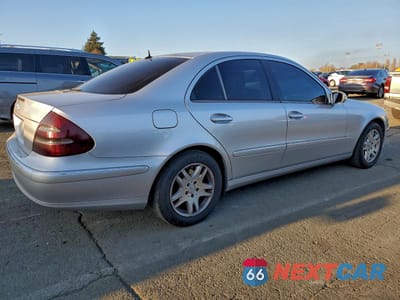 Trzecie zdjęcie samochodu z tyłu: 2003 MERCEDES-BENZ E 320 VIN:WDBUF65J73A336391 - miniatura