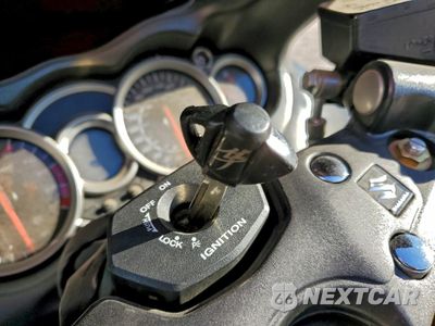 Zdjęcie 8 z 9 samochodu: 2014 SUZUKI GSX1300 RA VIN:JS1GX72B8E2101035 - miniatura