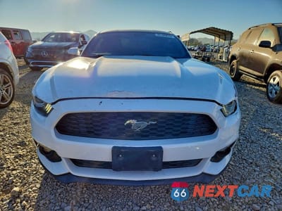 Piąte zdjęcie samochodu w środku: 2016 FORD MUSTANG VIN:1FA6P8TH6G5268415 - miniatura