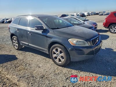 Czwarte zdjęcie samochodu z boku: 2013 VOLVO XC60 3.2 VIN:YV4940DL2D2414520 - miniatura