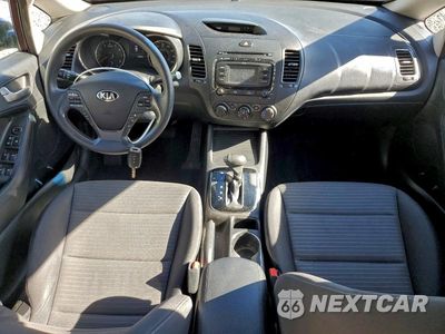 Zdjęcie 8 z 12 samochodu: 2017 KIA FORTE LX VIN:3KPFL4A73HE006611 - miniatura