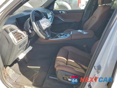 Zdjęcie 7 z 14 samochodu: 2025 BMW X5 XDRIVE40I VIN:5UX23EU00S9Z14690 - miniatura