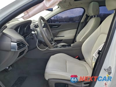 Zdjęcie 7 z 14 samochodu: 2017 JAGUAR XE PREMIUM VIN:SAJAD4BG9HA969524 - miniatura