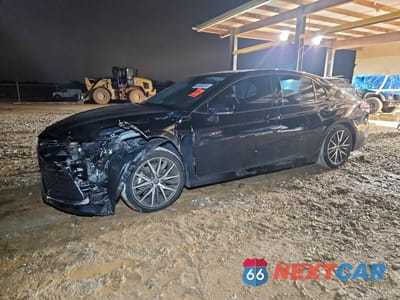 2024 TOYOTA CAMRY XLE 4T1F11AKXRU244608 - główne zdjęcie licytacji z USA - miniatura